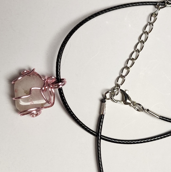 Handmade wire wrap stone pendant with cord. - Picture 3 of 3